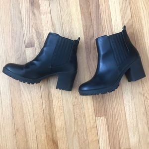 Aldo Black Platform Booties 9.5